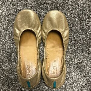 Limited edition Champaign gold Tieks size 10